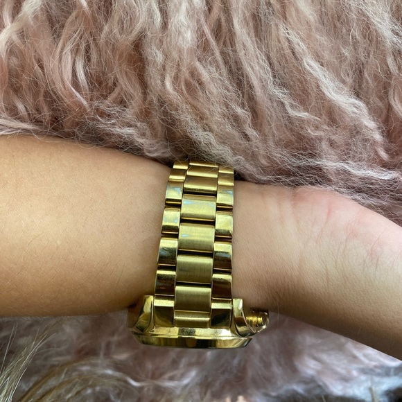 Michael Kors Bradshaw Gold Stainless Steel Watch - Picture 5 of 8